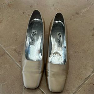 Rangoni satin dyed size 8 M pumps - champagne color